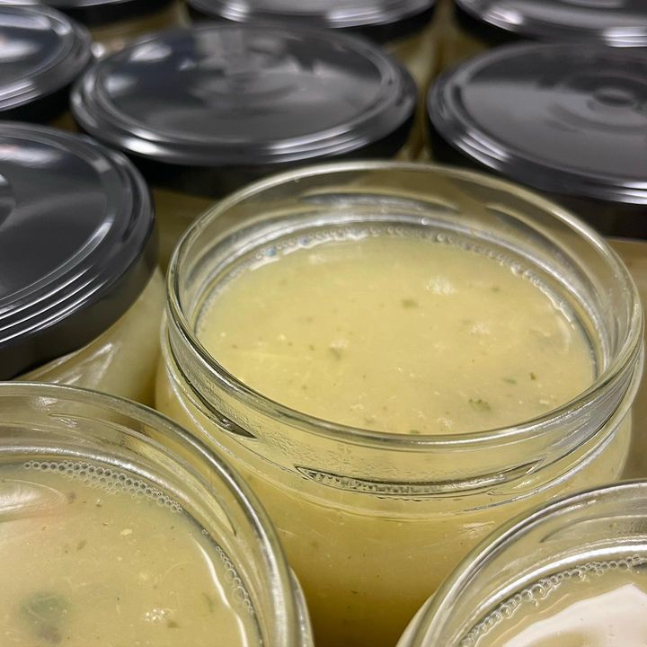 Binnenkort bij ons in het assortiment, aspergesoep met de beste ingrediënten…. Zó lekker !!!! Onze samenwerking met #OOGST en PUUR groenten en fruit is uniek en bijzonder, dankbaar voor producten van top kwaliteit! De Landkruidenier