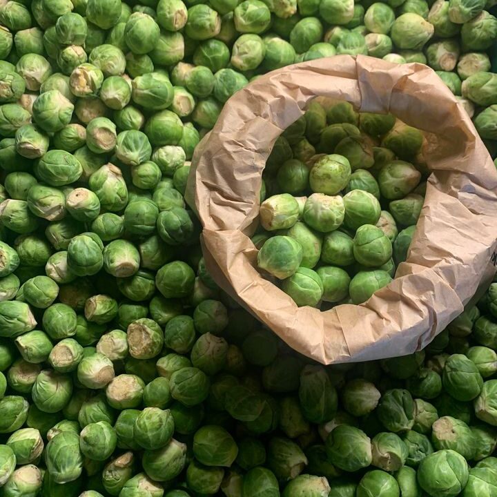 Verse en lekkere ‘Herfst’ groente en fruit, waaronder :Kleine spruitjes, biologische pompoenen, Cox appels, biologische rode kool en sappige handperen.Nu volop verkrijgbaar bij de Landkruidenier !