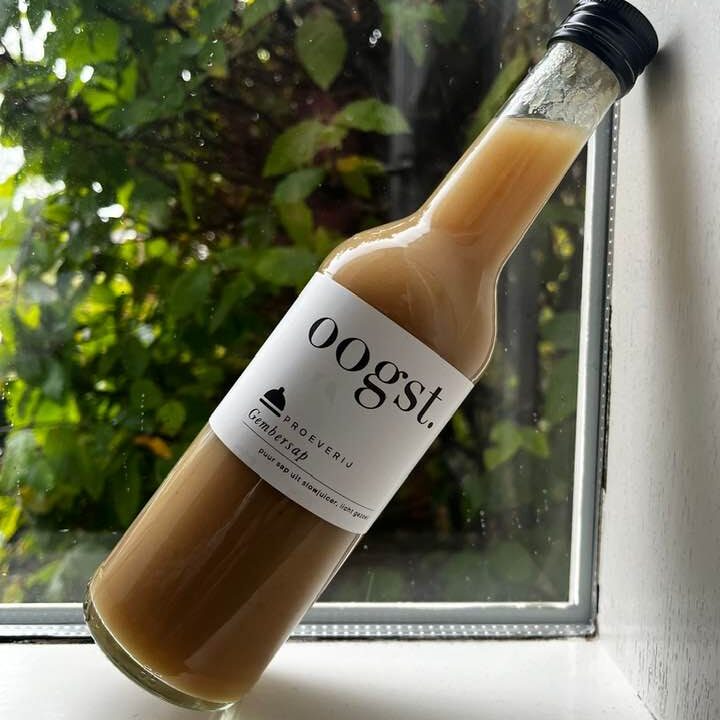 NIEUW van OOGST….Gembersap, lekker pittig én super gezond!Puur of gemengd, in cocktail of als smaakmaker in gerechten.Graag tot ziens bij De Landkruidenier!